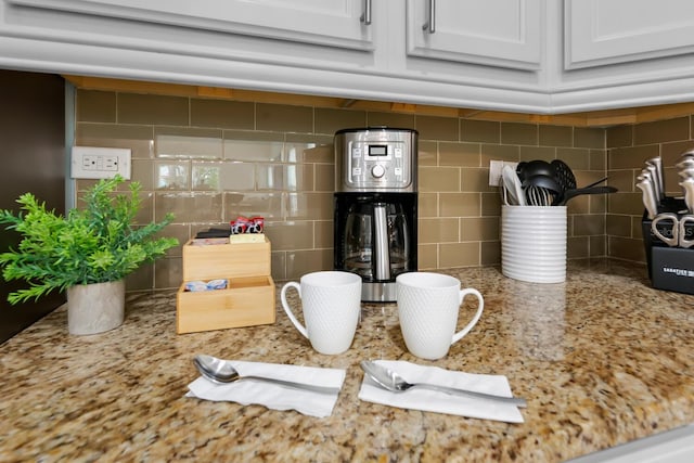 412 5th Ave S, Jacksonville Beach, FL 32250 - details featuring tasteful backsplash and light stone counters