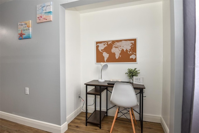 103 Mason Park Dr, Daytona Beach, FL 32117 - office space featuring wood finished floors and baseboards
