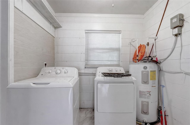 243 W Martin St, Apopka, FL 32712 - laundry area featuring water heater and independent washer and dryer