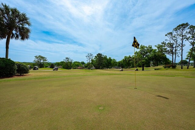 39900 Bayview Dr, Lady Lake, FL 32159 - surrounding community featuring a yard