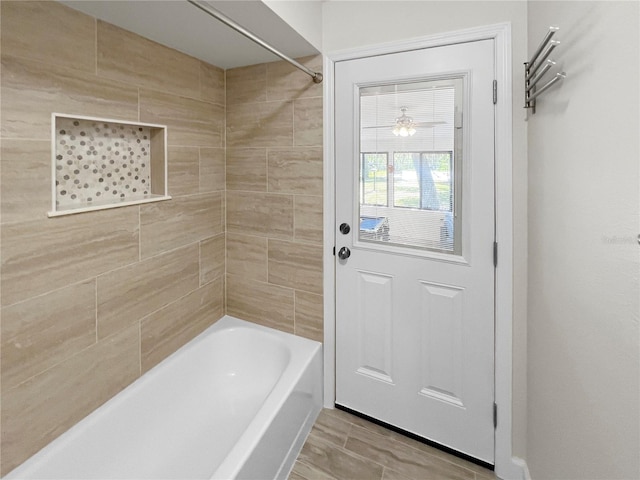 11404 Lokanotosa Trl, Orlando, FL 32817 - full bath with shower / bathing tub combination