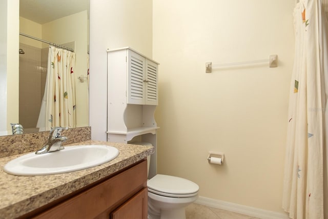 563 Copperdale Ave, Winter Garden, FL 34787 - bathroom with tile patterned floors, toilet, vanity, a shower with curtain, and baseboards