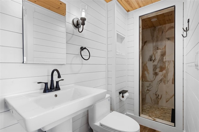 1224 Union Club Dr, Winter Garden, FL 34787 - full bath featuring wood ceiling, a shower stall, toilet, a sink, and wood walls