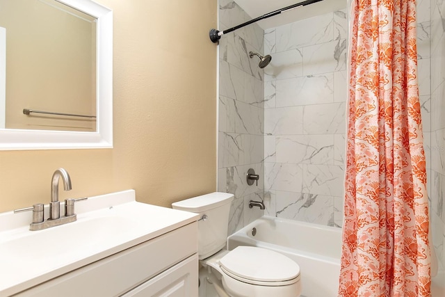 2132 Majestic Woods Blvd, Apopka, FL 32712 - bathroom with toilet, shower / bath combo with shower curtain, and vanity