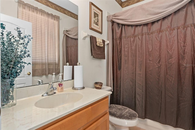 920 Nola Dr, Ocoee, FL 34761 - bathroom featuring vanity and curtained shower