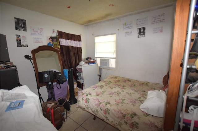 2220 Ave F NW, Winter Haven, FL 33880 - tiled bedroom with cooling unit