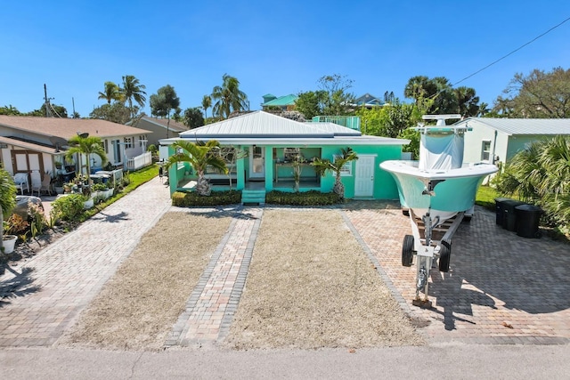 view of front of home with driveway