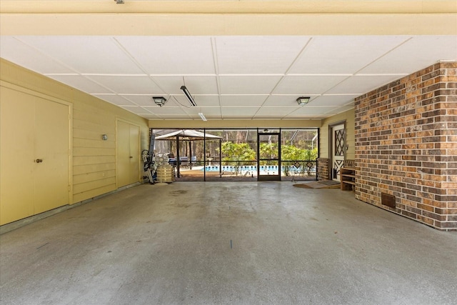 11160 SE 47th Ave, Belleview, FL 34420 - garage featuring a pool
