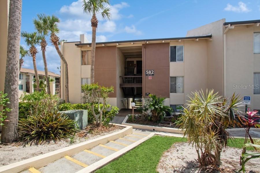 582 Orange Dr Unit 102, Altamonte Springs, FL 32701 - photo 1