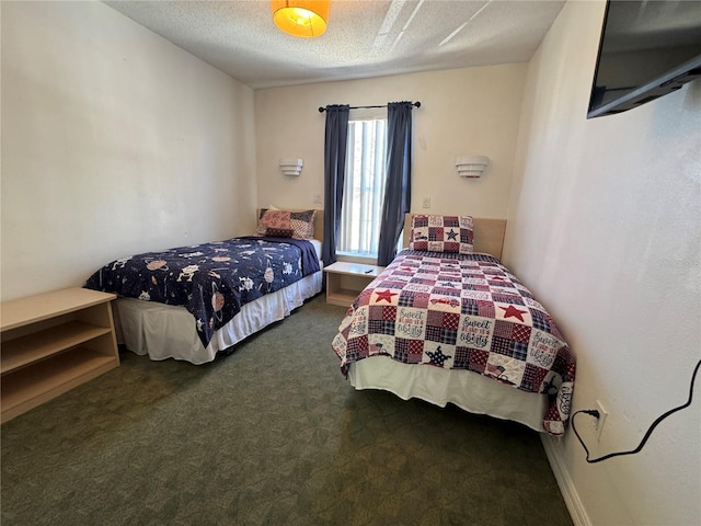1119 Park Ridge Cir, Kissimmee, FL 34746 - bedroom featuring a textured ceiling and carpet