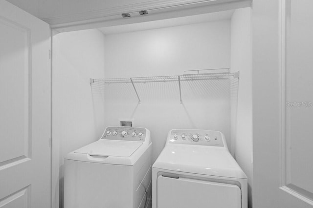 182 River Front Way, Edgewater, FL 32141 - clothes washing area featuring laundry area and independent washer and dryer