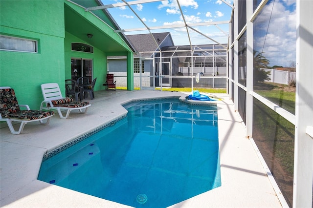 202 Aylesbury Ln, Davenport, FL 33837 - outdoor pool with a patio and a lanai