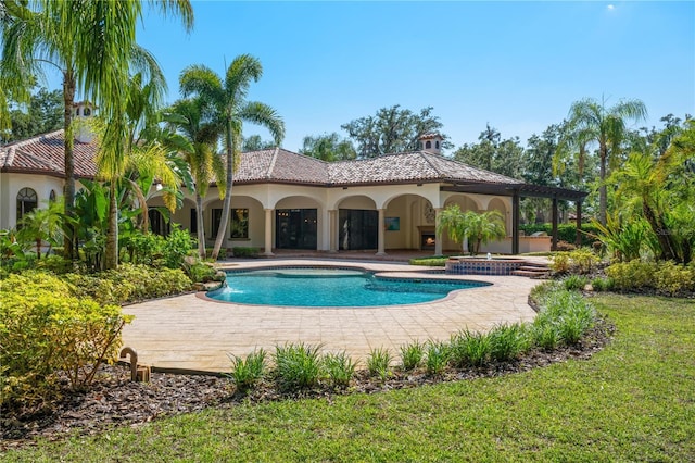 3412 Lilas Ct, Windermere, FL 34786 - pool featuring a patio area and a yard