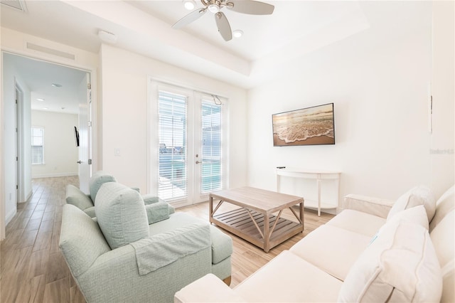 7968 Shaker St, Kissimmee, FL 34747 - living area featuring light wood-style flooring, visible vents, and ceiling fan