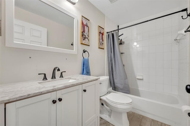 280 Bay St, Apopka, FL 32712 - full bathroom featuring shower / tub combo with curtain, visible vents, toilet, and vanity