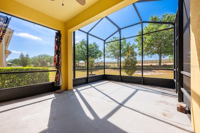 3205 Sonesta Ct Unit F, Clermont, FL 34711 - unfurnished sunroom featuring ceiling fan