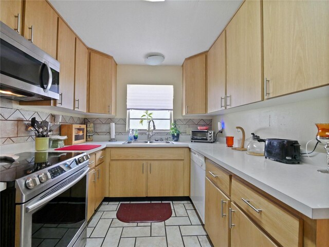 4025 Luan Dr, Orlando, FL 32808 - photo 19