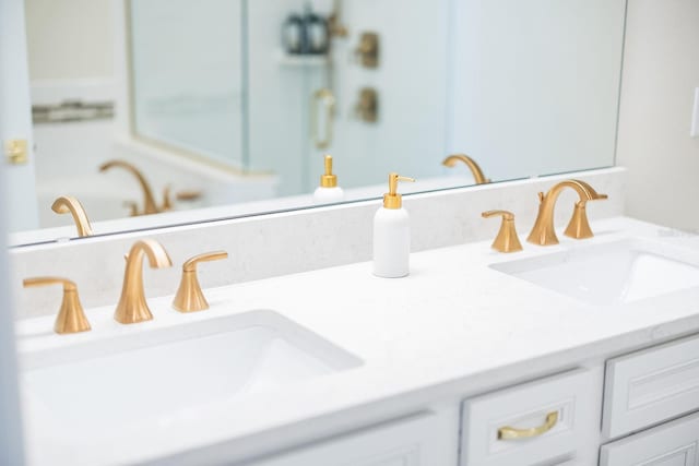 4012 Meandering Bay Dr, Apopka, FL 32712 - bathroom view of double vanity