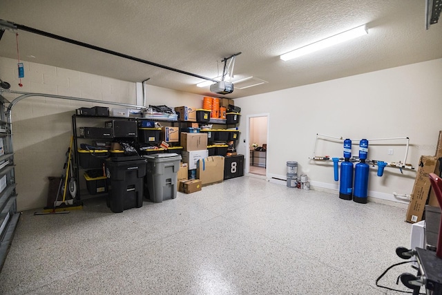 4012 Meandering Bay Dr, Apopka, FL 32712 - garage featuring a garage door opener