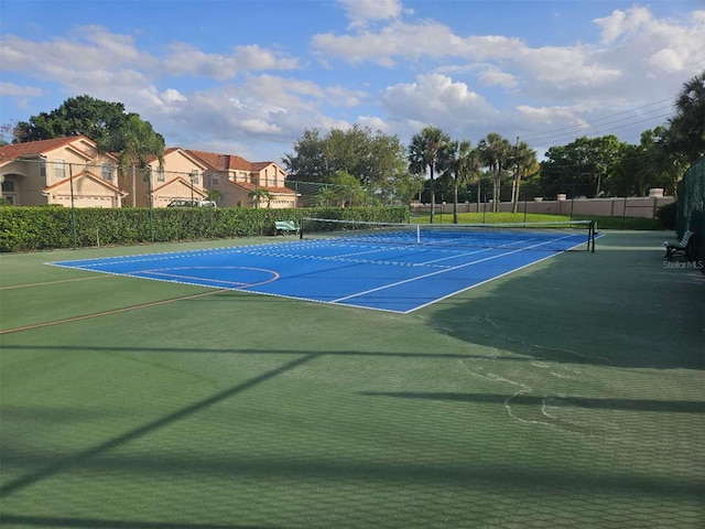 5421 Watervista Dr, Orlando, FL 32821 - view of tennis court with fence