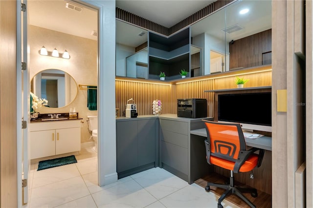 8109 Ludington Cir, Orlando, FL 32836 - interior space featuring vanity, visible vents, marble finish floor, and toilet