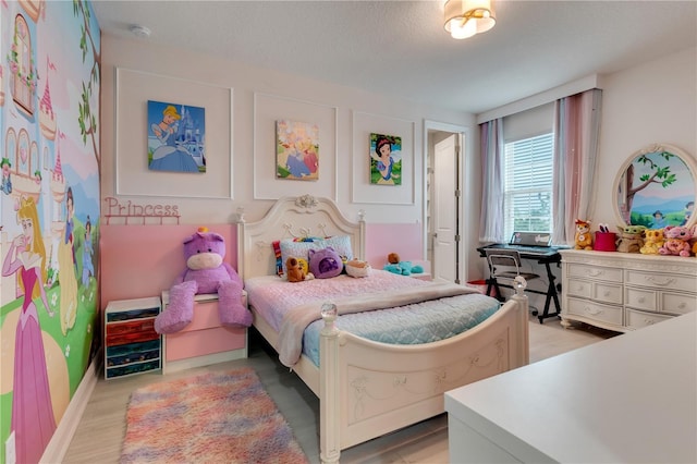 8109 Ludington Cir, Orlando, FL 32836 - bedroom featuring a textured ceiling