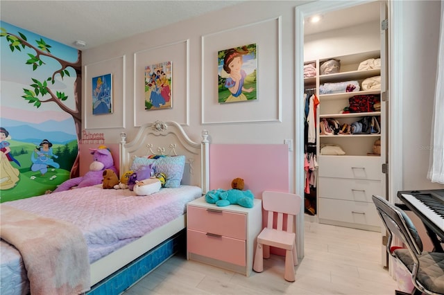 8109 Ludington Cir, Orlando, FL 32836 - bedroom featuring a closet and a spacious closet