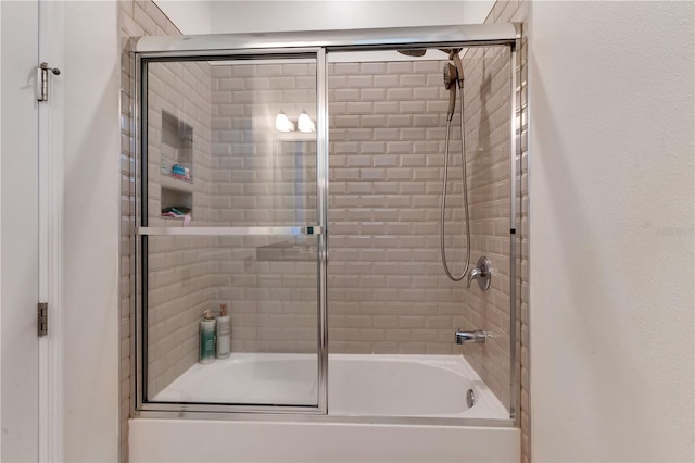 8109 Ludington Cir, Orlando, FL 32836 - full bath featuring shower / bath combination with glass door