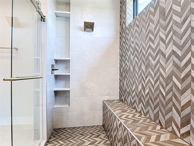 1080 E Jack Nicklaus Ct, Kissimmee, FL 34747 - bathroom with a tile shower