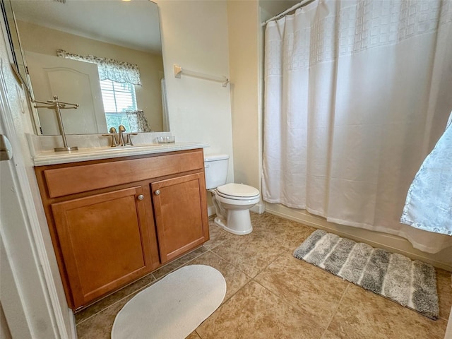 987 Alston Bay Blvd, Apopka, FL 32703 - bathroom featuring shower / bath combo with shower curtain, toilet, tile patterned flooring, and vanity