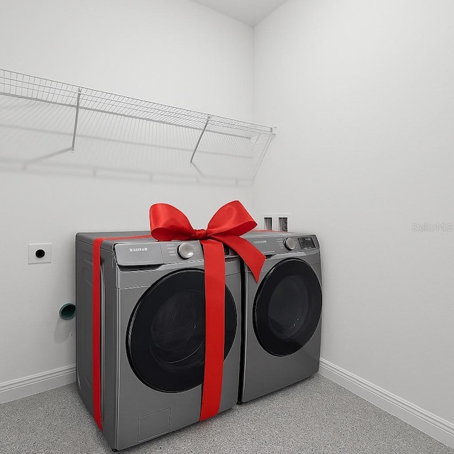 7738 N Creek Way, Citrus Springs, FL 34434 - laundry area featuring washing machine and clothes dryer