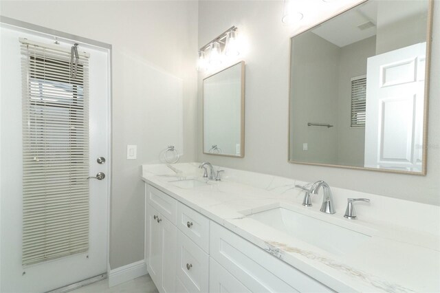 3835 Rock Hill Loop, Apopka, FL 32712 - bathroom with a sink and double vanity