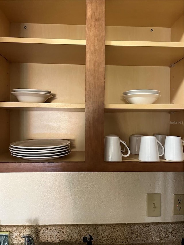 12527 Floridays Resort Dr Unit 311E, Orlando, FL 32821 - interior details with open shelves