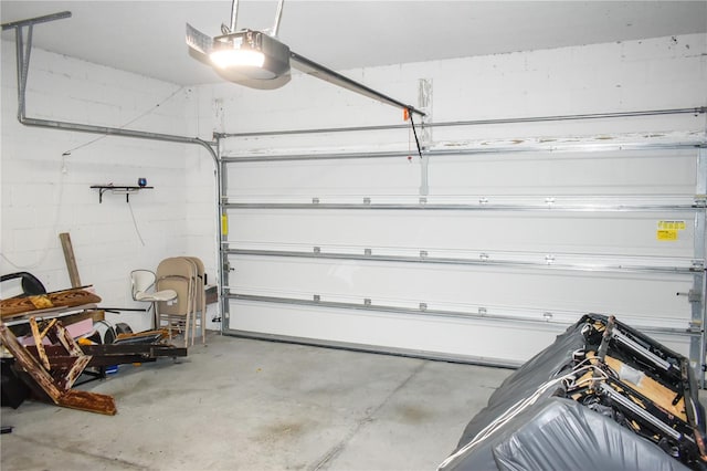 184 Lake Smart Cir, Winter Haven, FL 33881 - garage with a garage door opener