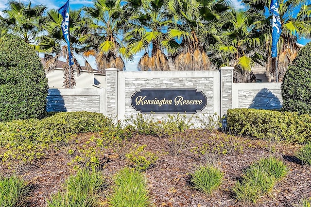 view of community / neighborhood sign