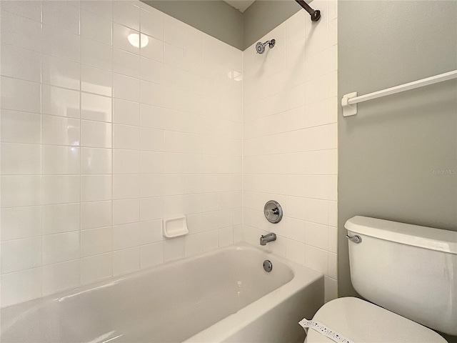 10915 Piping Rock Cir, Orlando, FL 32817 - full bathroom featuring toilet and shower / tub combination