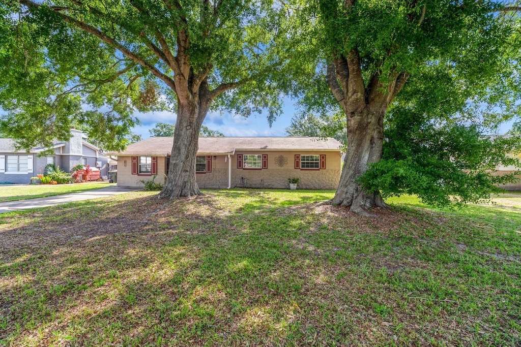 215 Dakota Ave, Saint Cloud, FL 34769 - photo 1
