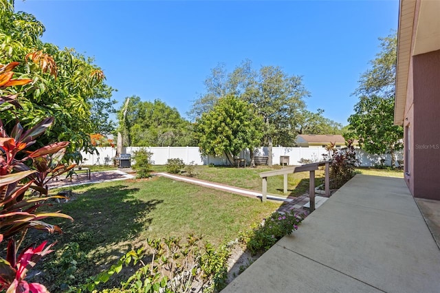 9301 Echo Run, Orlando, FL 32817 - view of yard with a patio area
