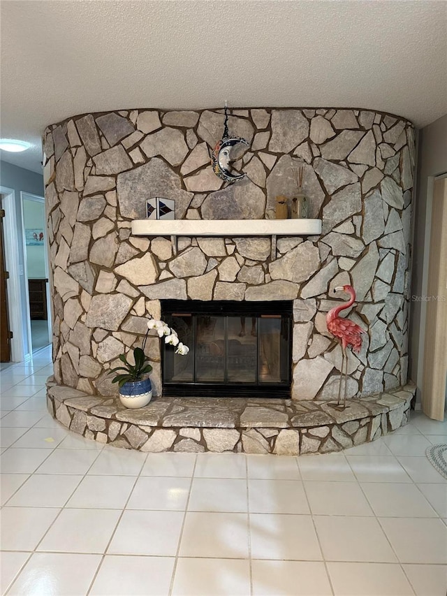 3652 Oak Grove Dr, Sarasota, FL 34243 - detailed view of a fireplace