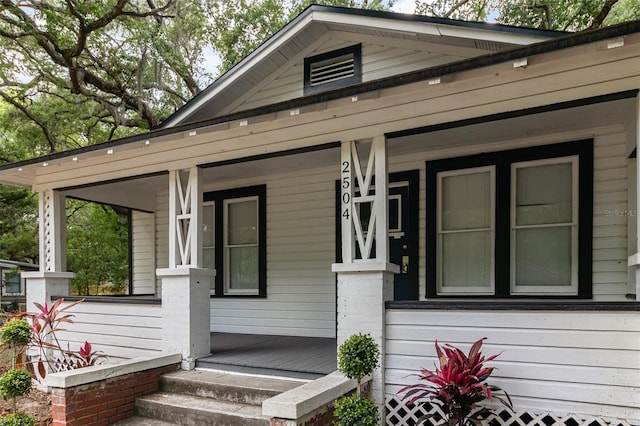 bungalow-style house featuring covered porch