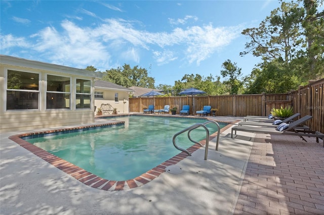 3015 Dawley Ave, Orlando, FL 32806 - view of swimming pool featuring a patio area and a fenced backyard
