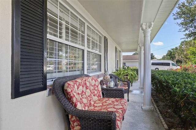 3015 Dawley Ave, Orlando, FL 32806 - view of covered porch