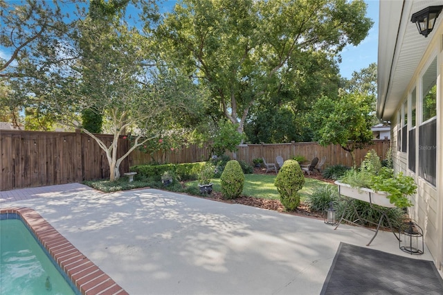 3015 Dawley Ave, Orlando, FL 32806 - fenced backyard featuring a patio