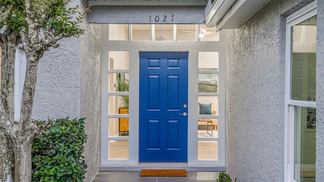 1027 Dees Dr, Oviedo, FL 32765 - entrance to property with stucco siding