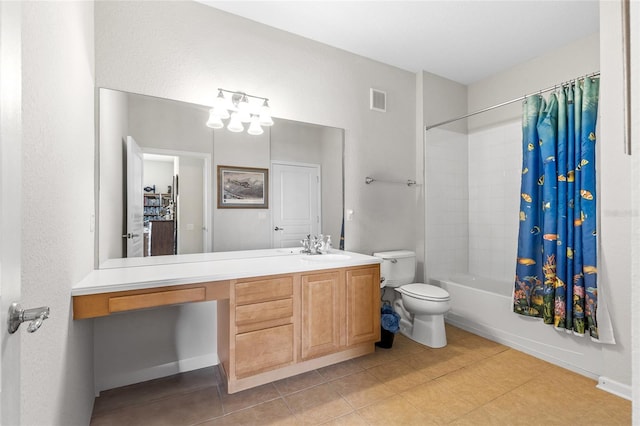 8296 Portofino Dr Unit 405, Davenport, FL 33896 - full bathroom featuring toilet, tile patterned floors, shower / bath combo, and visible vents
