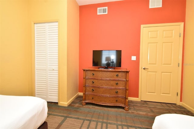 8112 Poinciana Blvd Unit 1809, Orlando, FL 32821 - bedroom featuring a closet, visible vents, and baseboards