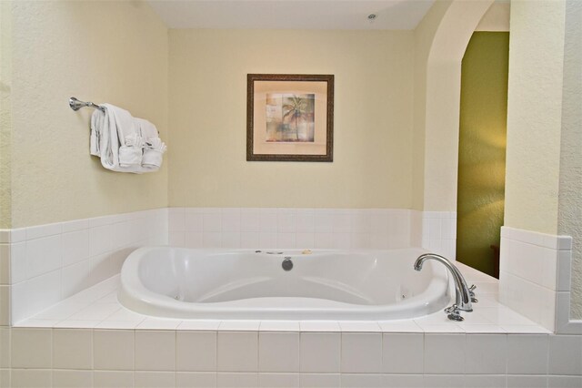 8112 Poinciana Blvd Unit 1809, Orlando, FL 32821 - full bathroom featuring a garden tub