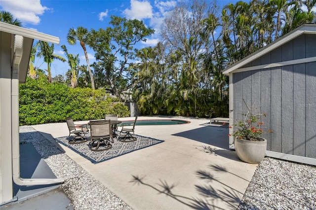 913 Tennessee Ln, Sarasota, FL 34234 - view of patio / terrace