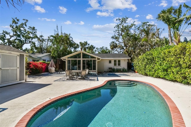 913 Tennessee Ln, Sarasota, FL 34234 - swimming pool featuring a patio
