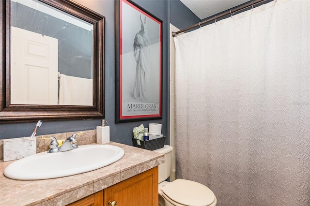 11506 Clair Pl, Clermont, FL 34711 - full bathroom featuring toilet, curtained shower, and vanity